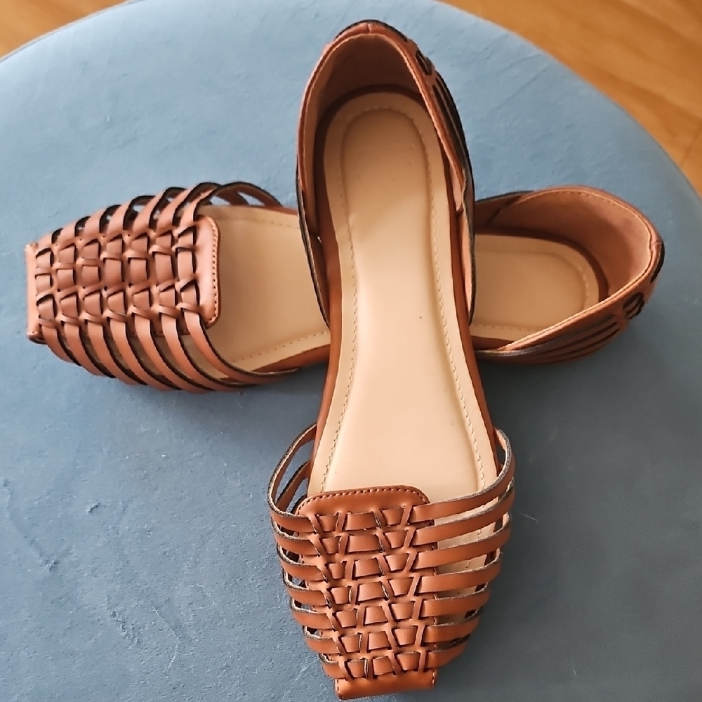 JustFab Tan Woven Flats Bohochic Size US 5.5 Like New